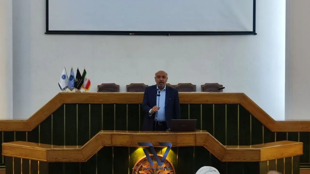 وزیر کار: صندوق وکلا کسری بودجه ندارد، چون اعضای آن تا وقتی وکالت میکنند بازنشسته نمیشوند