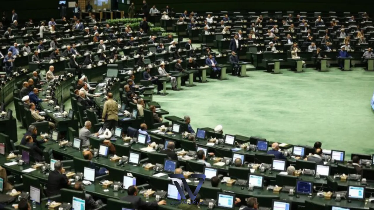 لایحه کاهش ساعت کاری و تعطیلی پنجشنبه ها مجددا به کمیسیون اجتماعی ارجاع شد